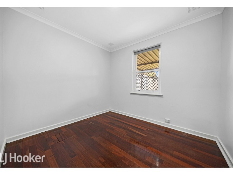 11 Peacock Street, Cloverdale WA 6105