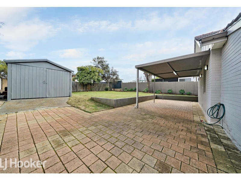 11 Peacock Street, Cloverdale WA 6105