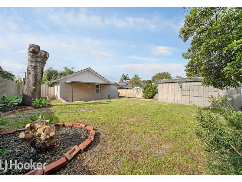 11 Peacock Street, Cloverdale WA 6105