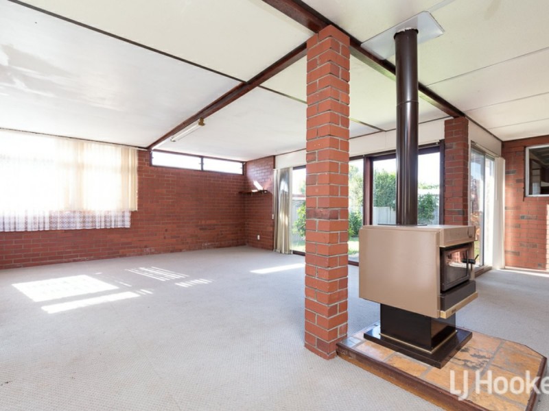 14 Anderson Way, Thornlie WA 6108