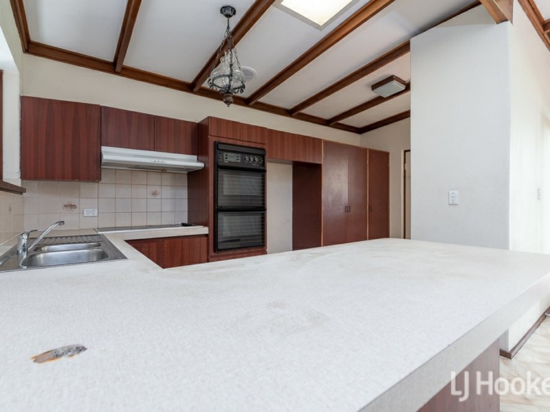 14 Anderson Way, Thornlie WA 6108