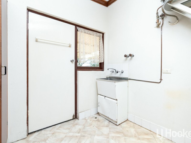 14 Anderson Way, Thornlie WA 6108