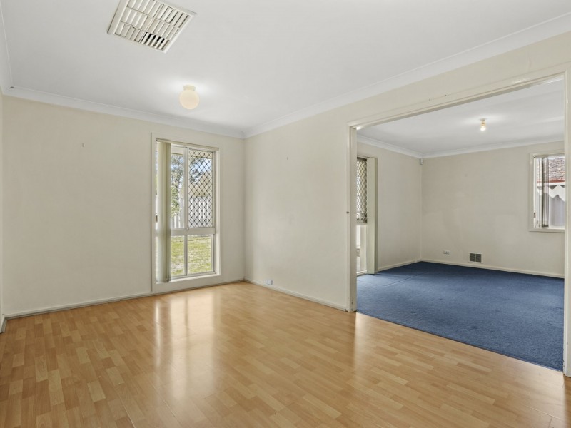 8 Wandarra Close, Karawara WA 6152