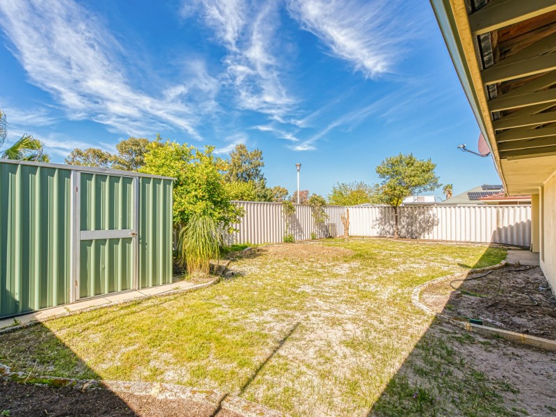 8 Wandarra Close, Karawara WA 6152