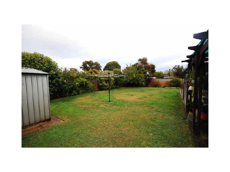 28 Currawong Way, Thornlie WA 6108