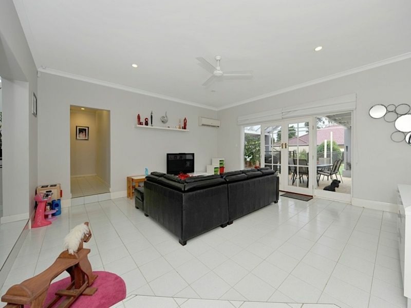 39 Modillion Avenue North, Shelley WA 6148