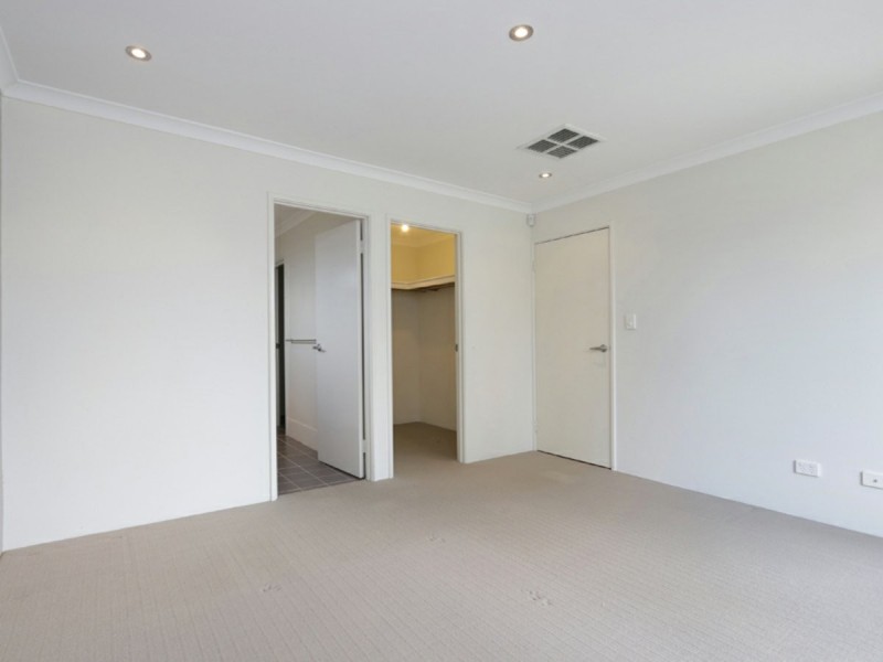 18 Blacksmith Street, Queens Park WA 6107