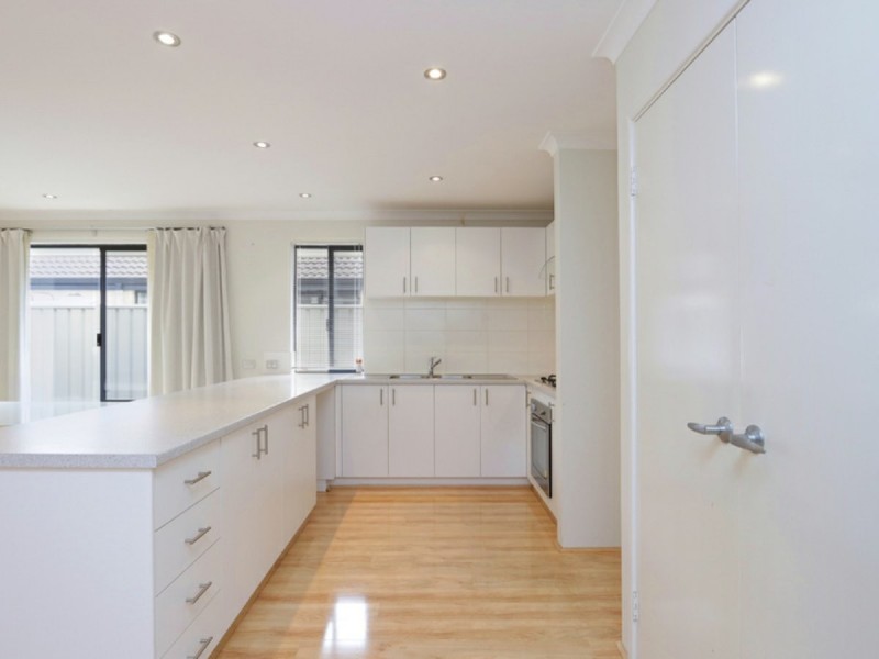 18 Blacksmith Street, Queens Park WA 6107