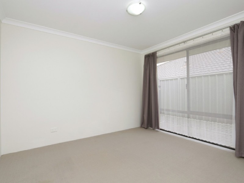 18 Blacksmith Street, Queens Park WA 6107