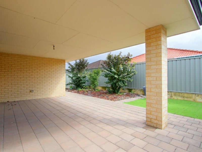 18 Blacksmith Street, Queens Park WA 6107