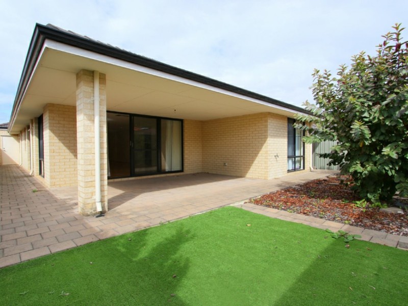 18 Blacksmith Street, Queens Park WA 6107