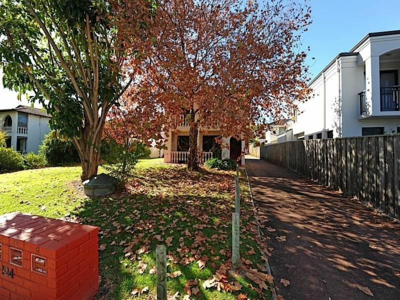 1/124 Labouchere Road, South Perth WA 6151