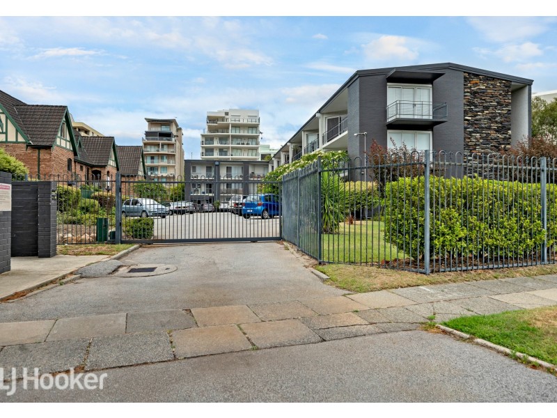 18/15 Melville Parade, South Perth WA 6151