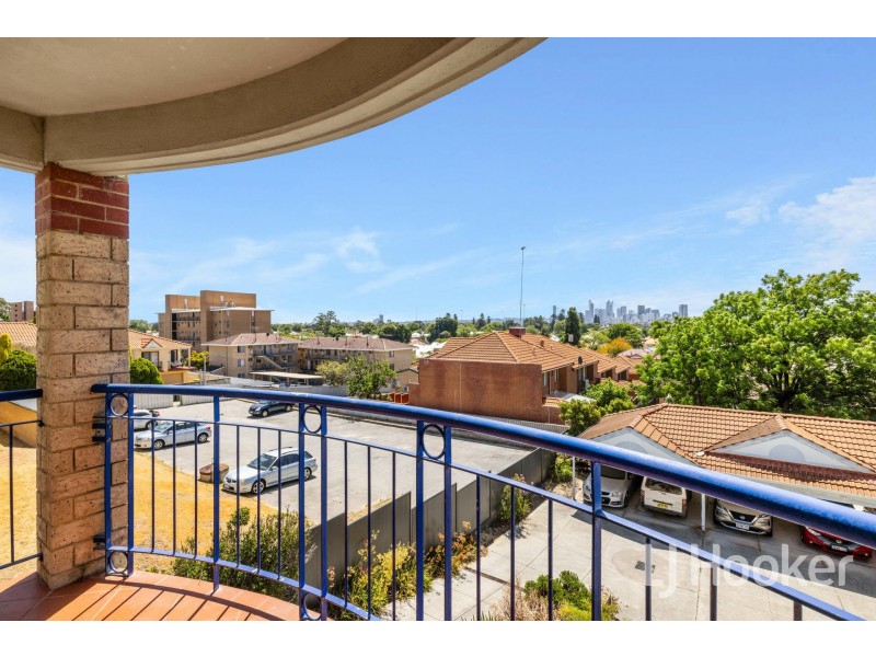 4/27 King George Street, Victoria Park WA 6100