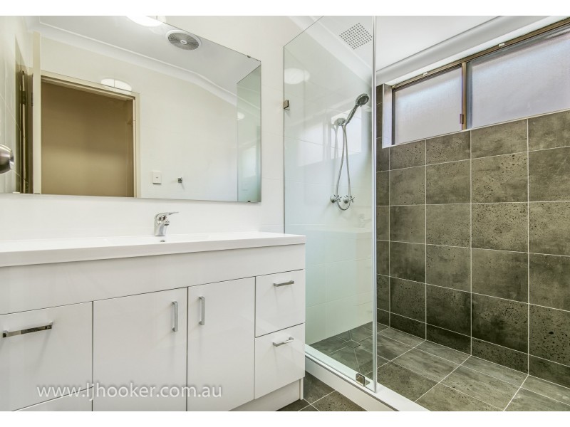 1/12 Kaliamba Court, Cannington WA 6107