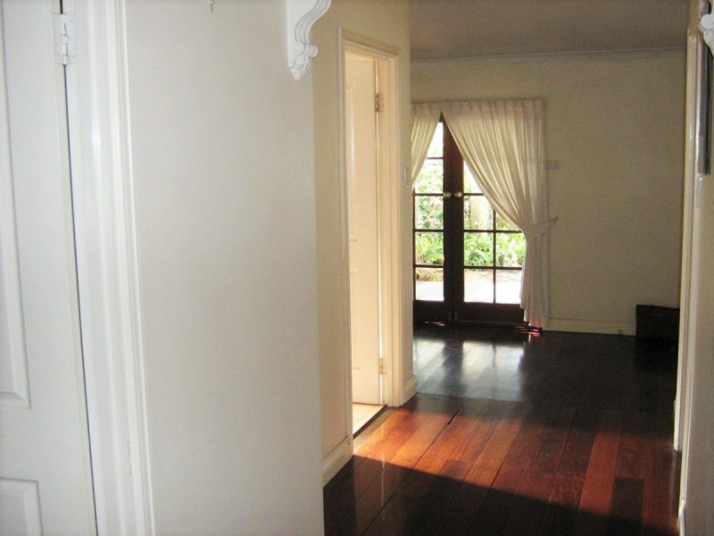 18 Hubert Street, East Victoria Park WA 6101