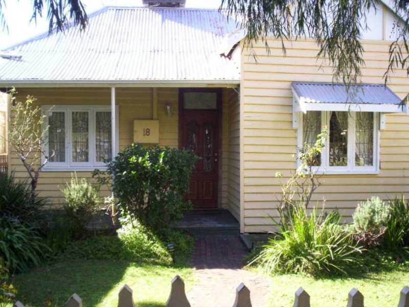 18 Hubert Street, East Victoria Park WA 6101