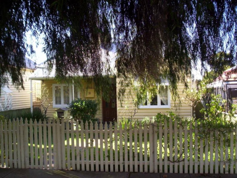 18 Hubert Street, East Victoria Park WA 6101