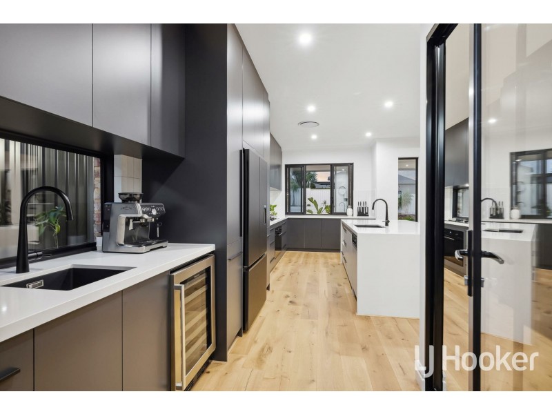 16 Beesley Street, East Victoria Park WA 6101