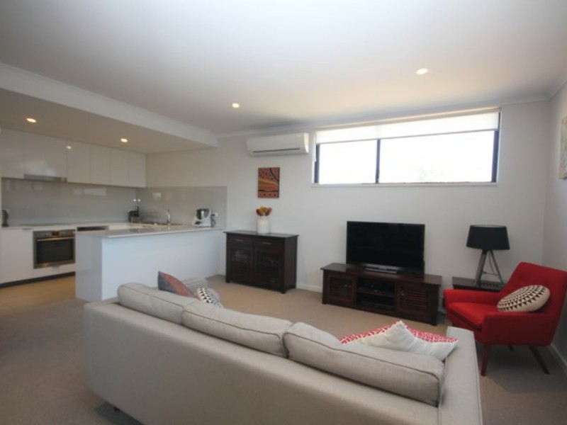 8/17 Leonard Street, Victoria Park WA 6100