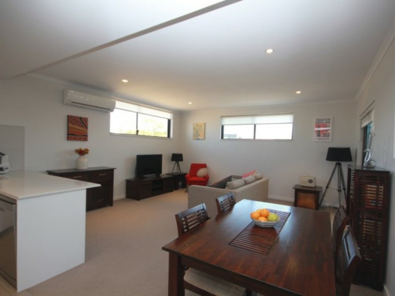 8/17 Leonard Street, Victoria Park WA 6100