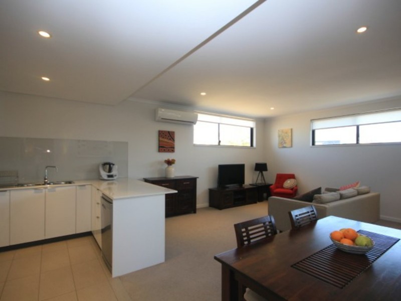 8/17 Leonard Street, Victoria Park WA 6100