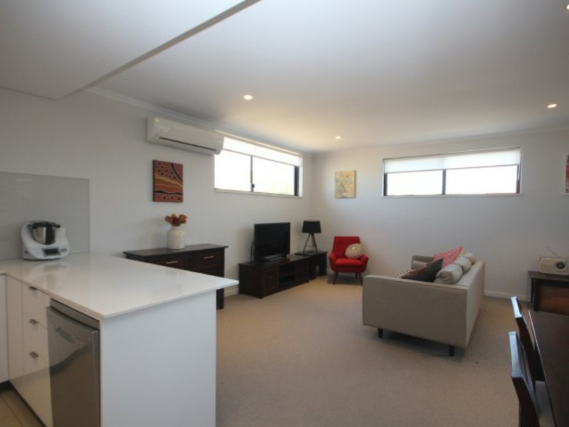 8/17 Leonard Street, Victoria Park WA 6100