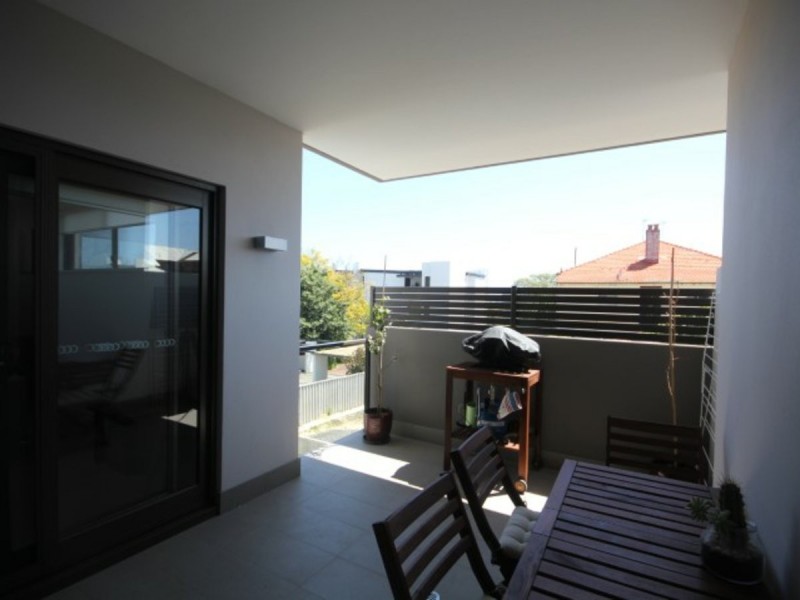 8/17 Leonard Street, Victoria Park WA 6100