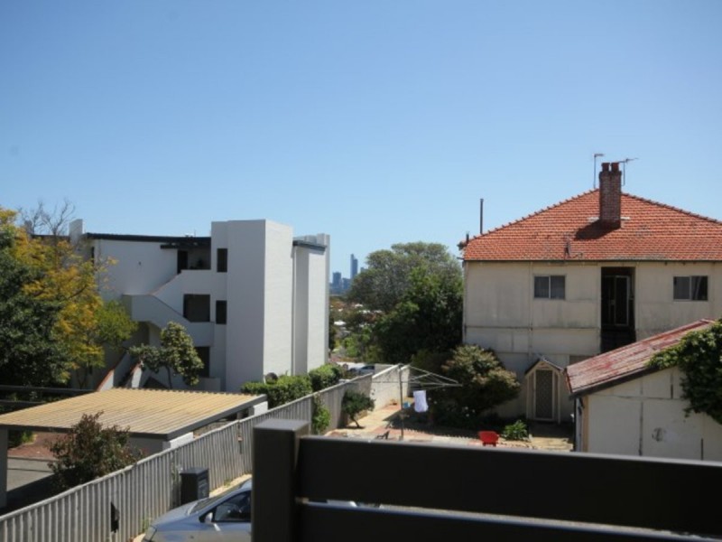 8/17 Leonard Street, Victoria Park WA 6100