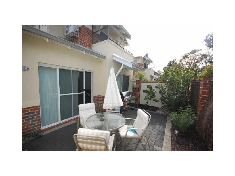 2/77 King George Street, Victoria Park WA 6100