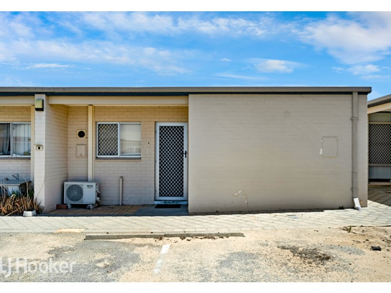 4/307 Wharf Street, Queens Park WA 6107