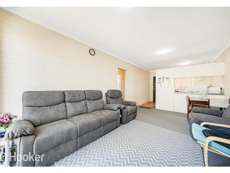4/307 Wharf Street, Queens Park WA 6107