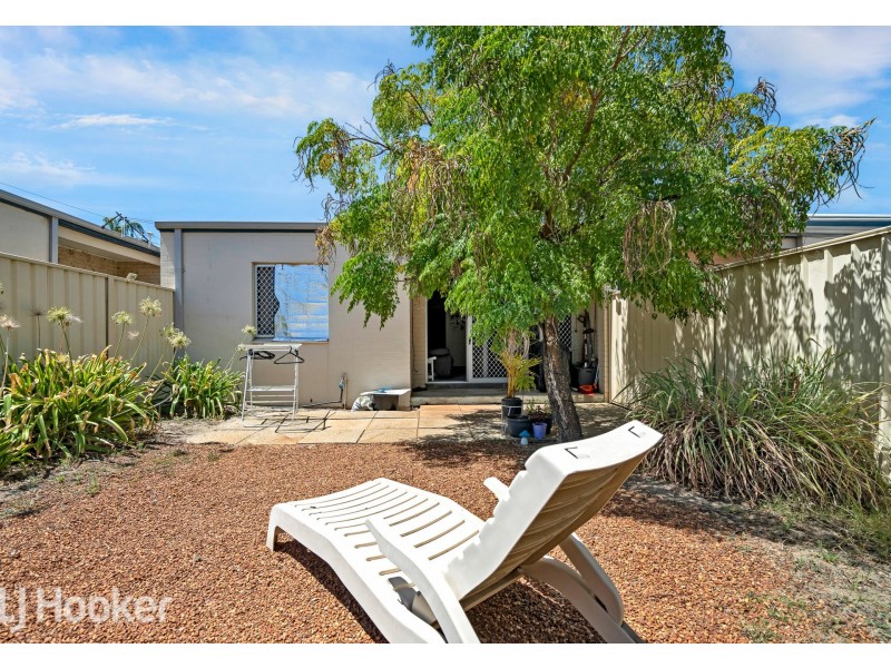 4/307 Wharf Street, Queens Park WA 6107