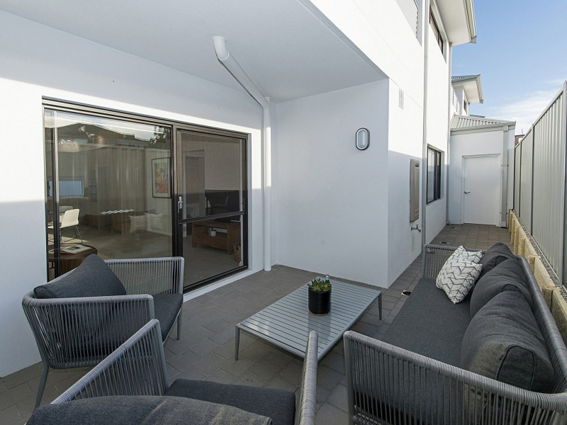 2/26 Pearl Road, Cloverdale WA 6105