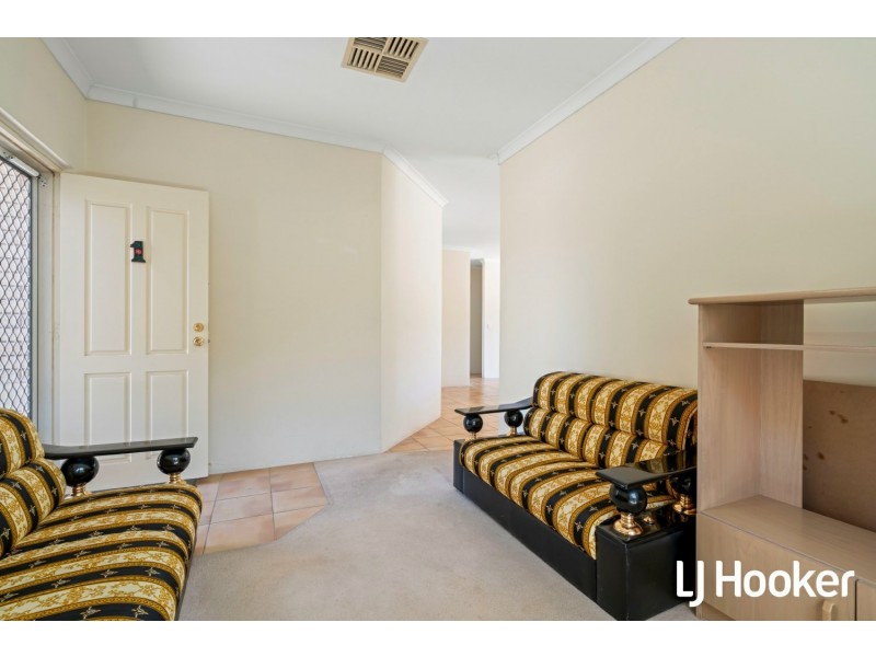 1 Harriet Place, Cloverdale WA 6105