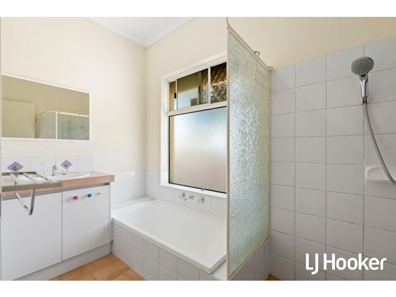 1 Harriet Place, Cloverdale WA 6105