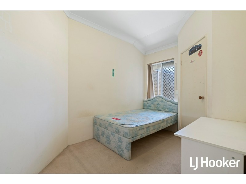 1 Harriet Place, Cloverdale WA 6105