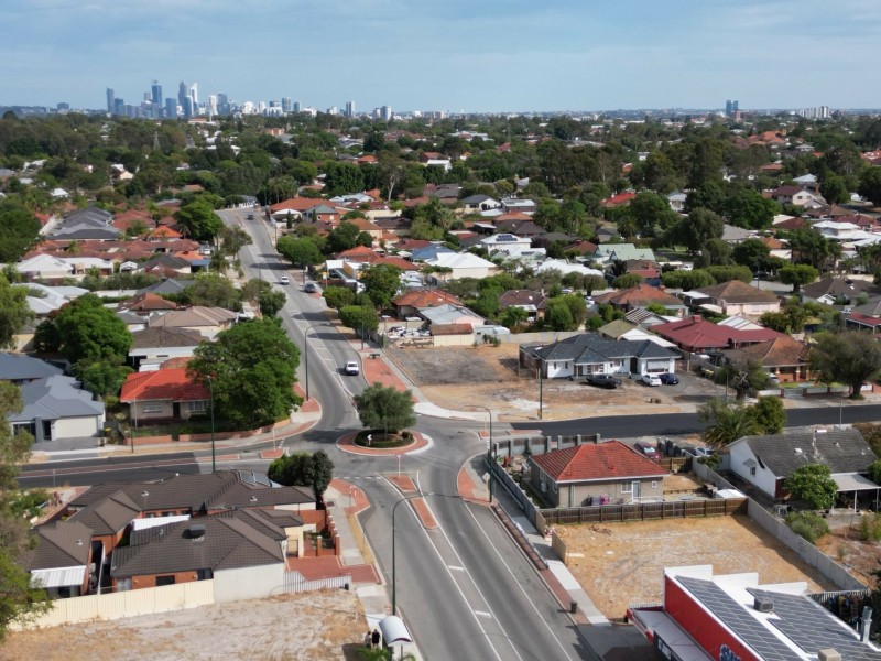 24 Chapman Road, St James WA 6102