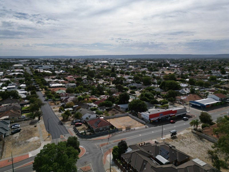 24 Chapman Road, St James WA 6102