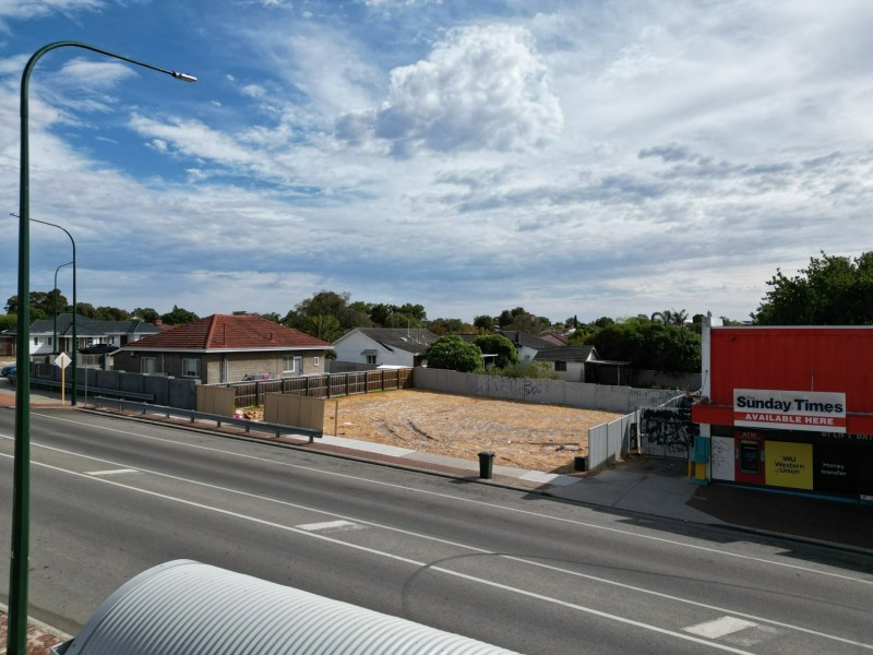 24 Chapman Road, St James WA 6102