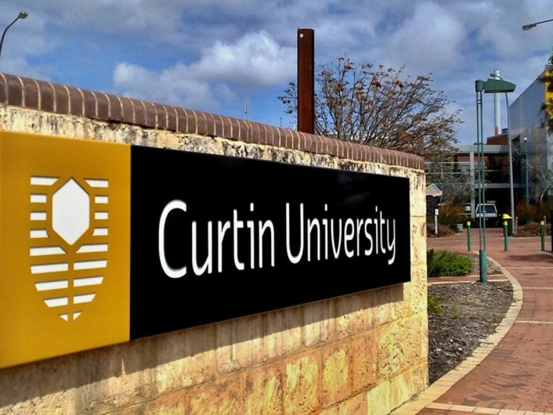 24 Chapman Road, St James WA 6102