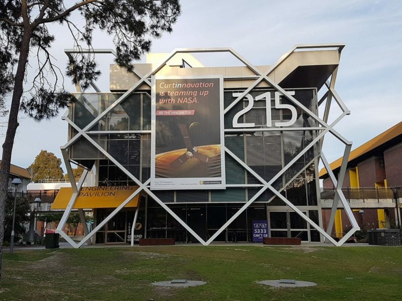 24 Chapman Road, St James WA 6102