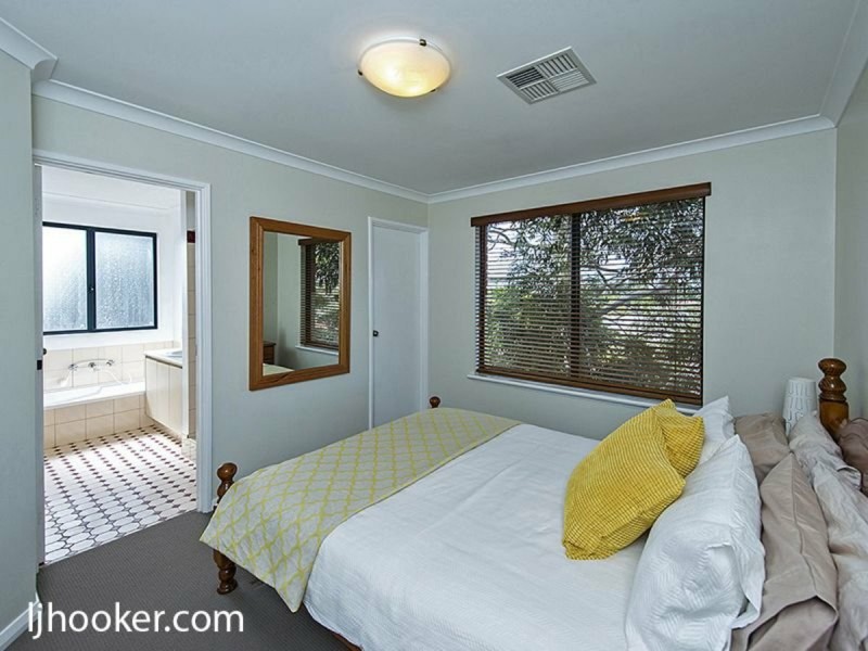 15/8 King George Street, Victoria Park WA 6100