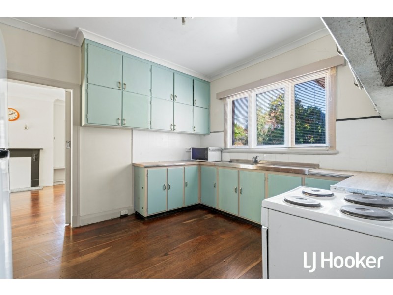 17 Sexton Road, Inglewood WA 6052