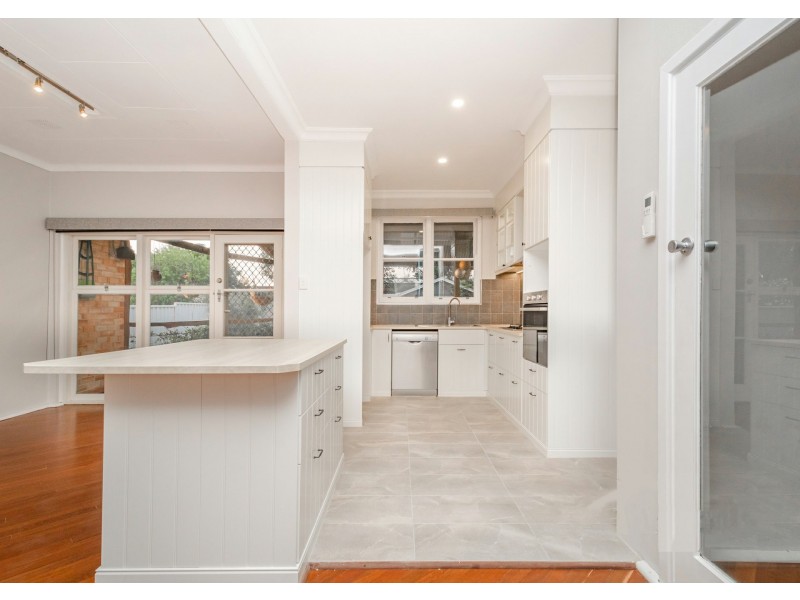 10 Canny Road, St James WA 6102