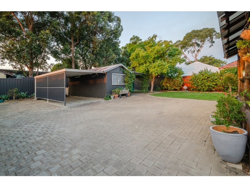 10 Canny Road, St James WA 6102