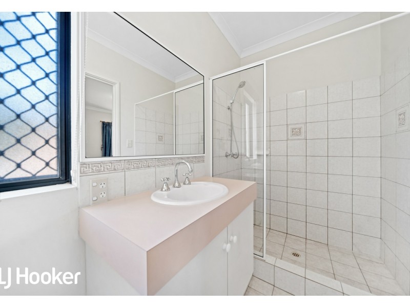 2/7 Gochean Avenue, Bentley WA 6102