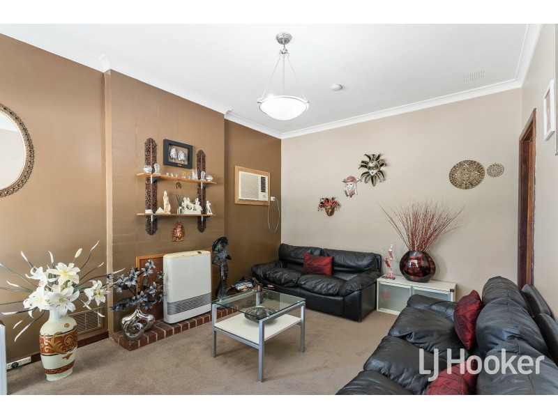 7 Kelly Street, Cloverdale WA 6105