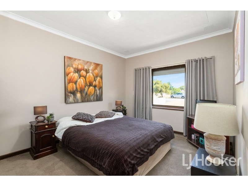 7 Kelly Street, Cloverdale WA 6105