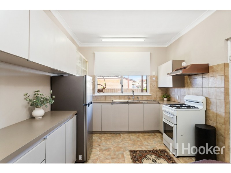 7 Kelly Street, Cloverdale WA 6105